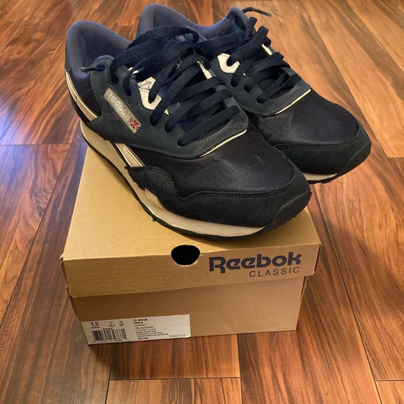 Mens Reebok Classics - Picture 4 of 8